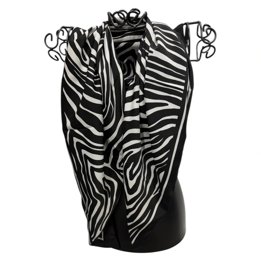 Avon 1988 Womens‎ Black White Zebra Print Scarf  Polyester 34 in